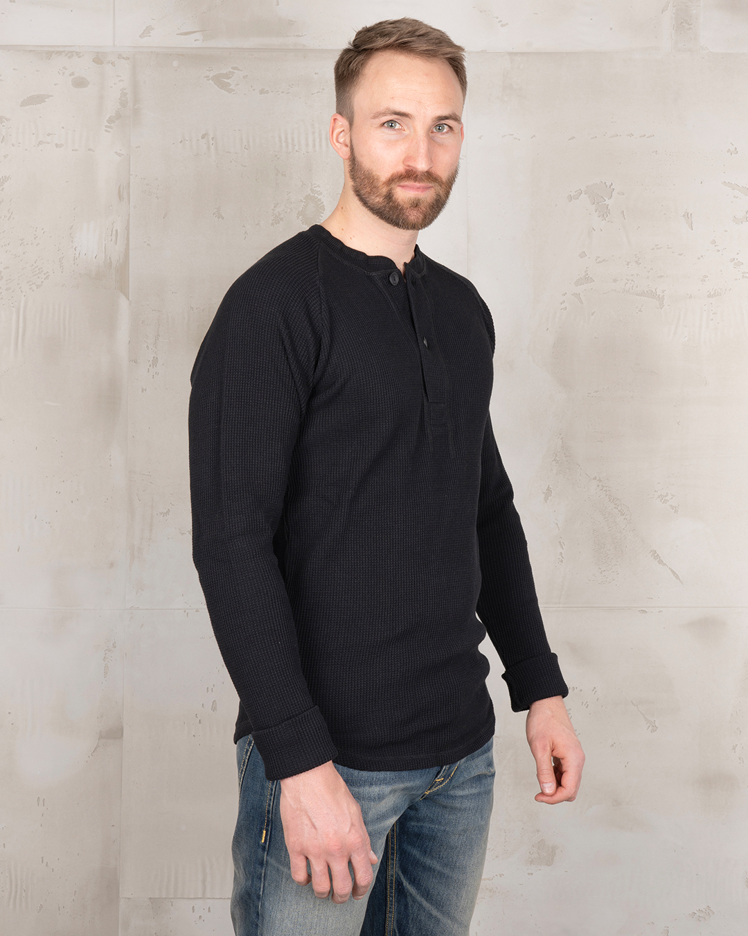 1936 Waffle Shirt Black – Rugged thermal henley shirt S-